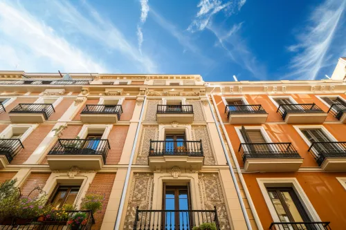 Rénovation de façade  :  subventions et normes.